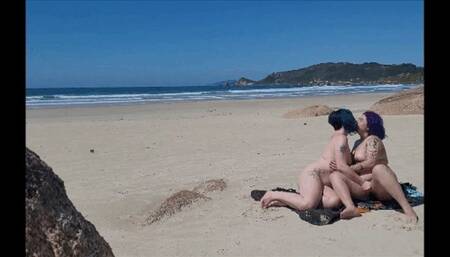 Outdoor fuck on the beach bbw threesome ménage - heaven Brazilian beach and bitches ready for fuckk