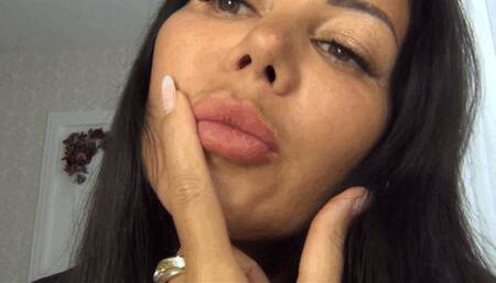 LorYs luscious lips a