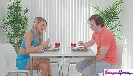 Cheating Stepmommy Evelyn Payne Teaches Stepson What Milfs Are Like In Bed
