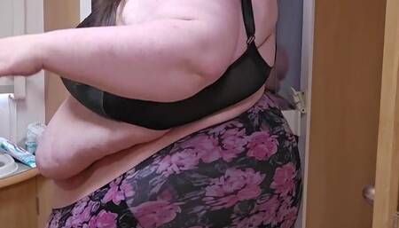 SSBBW attempting to fit into a tiny caravan shower at 35 stones