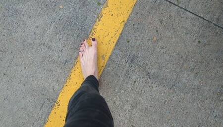 Fifi fast driving barefoot in skinny black jeans with jewelry replay