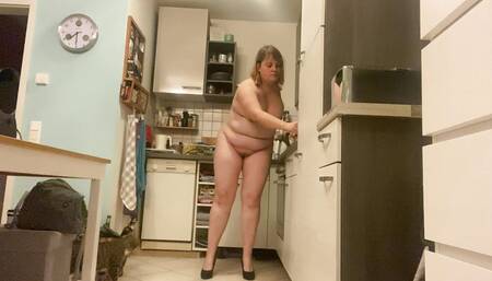 Crazy Amputee Girl Lays Eggs in High Heels