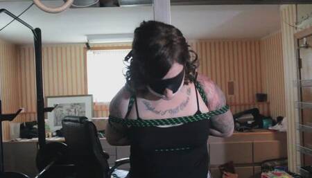 @LHollandBondage-Baasement Pole Tie