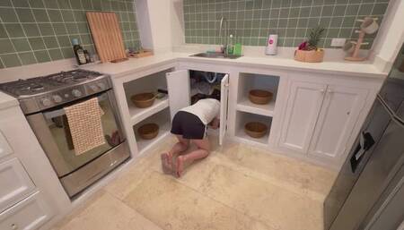 I fuck my house cleaning lady