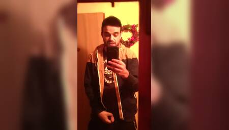 Dressed in Front of the Mirror, I Play and Show off