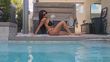 Ember Snow- Outdoor Poolside Dildo Fuck Sunday Solo