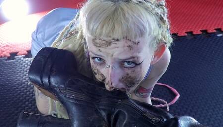 GOOD SLUT GIRL EATING DIRT OFF MISTRESS'S BOOTS (FHD)