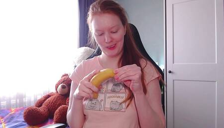It's Time for a Sweet Snack! This Banana Looks Soooo Much Like Your Dick! Look How Greedily I Suck It!