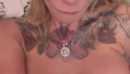 Rubia grandes tetas masturbacion