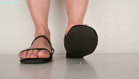 GILF worn sandals crush! - MOV