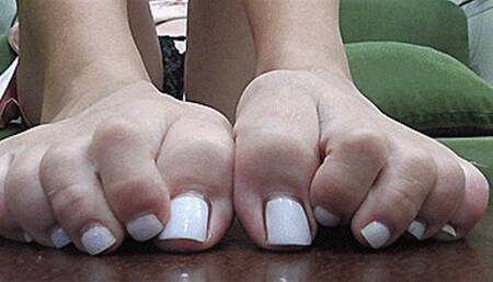 Big grown toes with pedicure! MP4