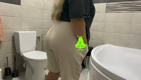 Farting in my boyfriends clothes'