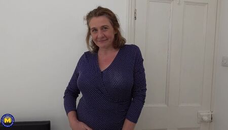 British big breasted housewife Camilla fooling around