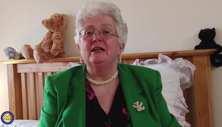 British big mature grandma playing with herself