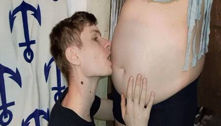 Worshiping your pregnant belly WMV