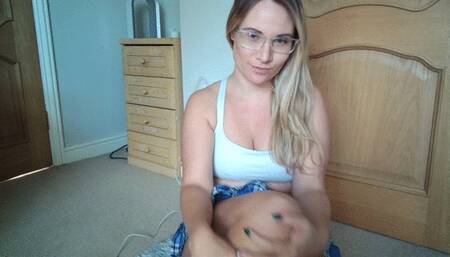 Cam Girl Wants YOUR Cum! (HD, MP4)