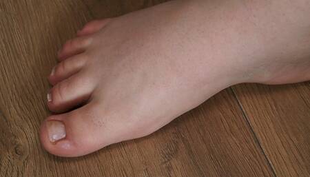 Deification of my unique feet: wide size 40 with short toes and nails