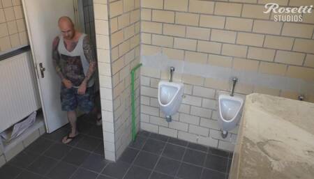 Das Glory Hole Am Busbahnhof