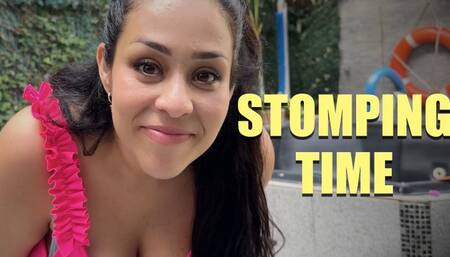 Stomping time 720 Giantess Barbara