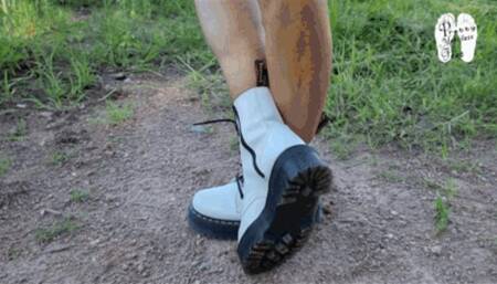 Burgers under Doc Martens