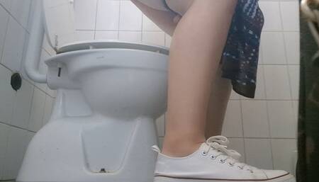 Big pee in the bar bathroom 1080HD