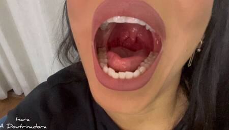 Aprecie a minha vore e uvula com a banana enfiada na minha garganta profundaaa