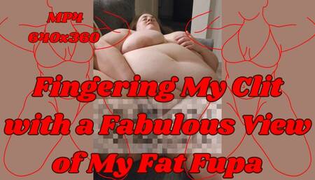 SSBBW Rachel Fingers Her Clit Under Her Delicious Fupa MP4 640x360