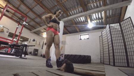 KINKY GYM WIFE:BETA HUSBANDS ARE DOORMAT