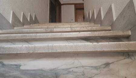 PEE ON PUBLIC STAIRCASE