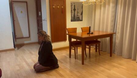 Dominant beautiful blonde makes submissive slut submit