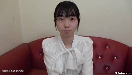 FC2-PPV-3820659 処女喪失。発育途中の剛毛、未処理陰毛の身体に人生初の初体験。 大人に騙され生挿