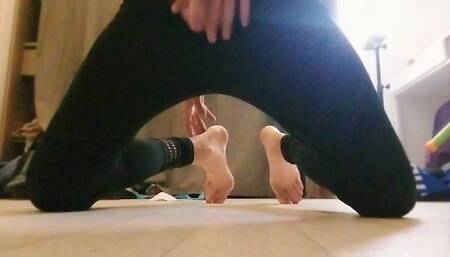 I Love to Cum on My Sexy Feet.