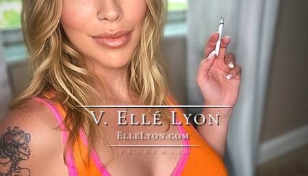 Elle Lyon Wants to Talk About Orgasms and How to Give Her One