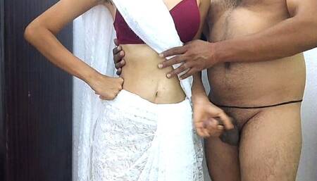 Desi Hot Indian Bhabi Fuck and Sucks in Saree Hard Sex in Frends Room
