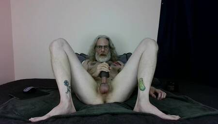 Watch Daddy Masturbate His Stoopid Penis