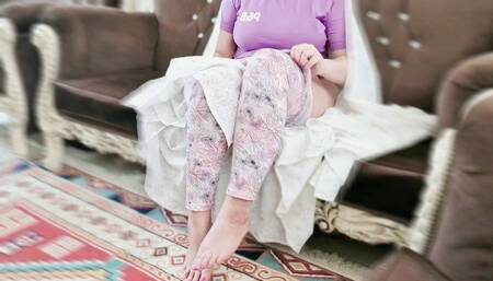 همسایه سکسی و حشریمون اومد خونه گفت من کسی رو ندارم میخوام کیرتو ببینم و...سکس طولانی(مکالمه فارسی)