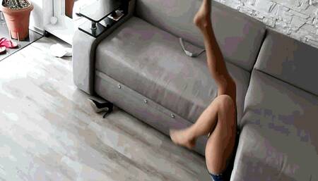 Insidious sofa AVI (1920x1080) FHD