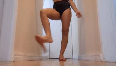 Loud Havaianas FlipFlops Slapping - Dangling - Heel Popping - Lenora