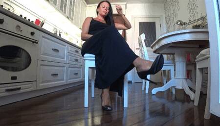 Dangling and toetopping in black leather shoes M b