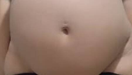 Showing off my pregnant body and peeing with farting