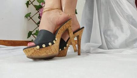 High heels, dangling heels, beautiful soles and a big ass to delight (4)