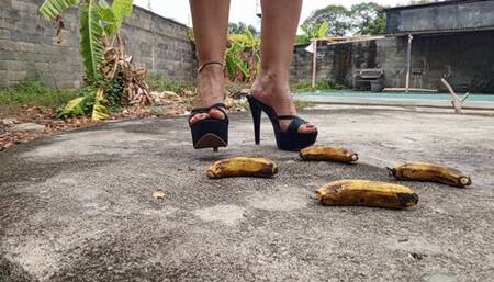 Smashing fruit in high heels and with splayed feet (3)