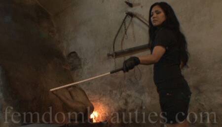 GODDESS ZENOBIA - BASTONADE SPEED TRAINING (SILICONE FEET) FULL VERSION