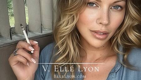 Elle Lyon Short Stories - Hot Girl Weekend