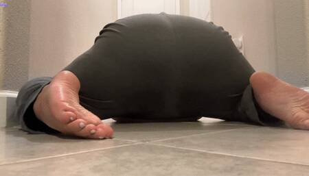 Showing Off My Gains On All Fours