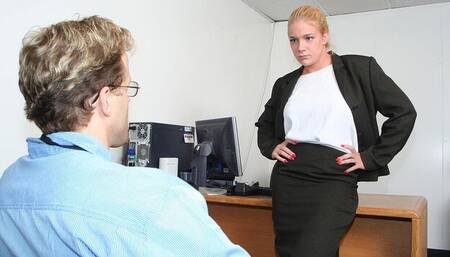 Voluptuous Heidi Mayne at big ass smut