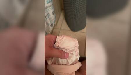 Jerking off in Mother Inlaws Pissy Pantys