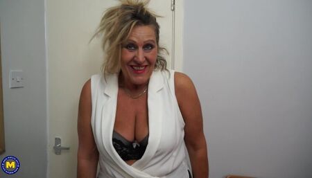 British housewife playing with herself
