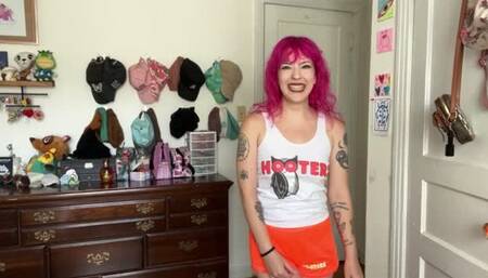 hooters girl desperate piss in cup