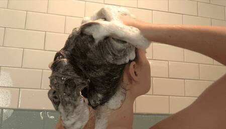 Sudsy Hair Washing Fun With Tyler Lynn (SD 720p WMV)
